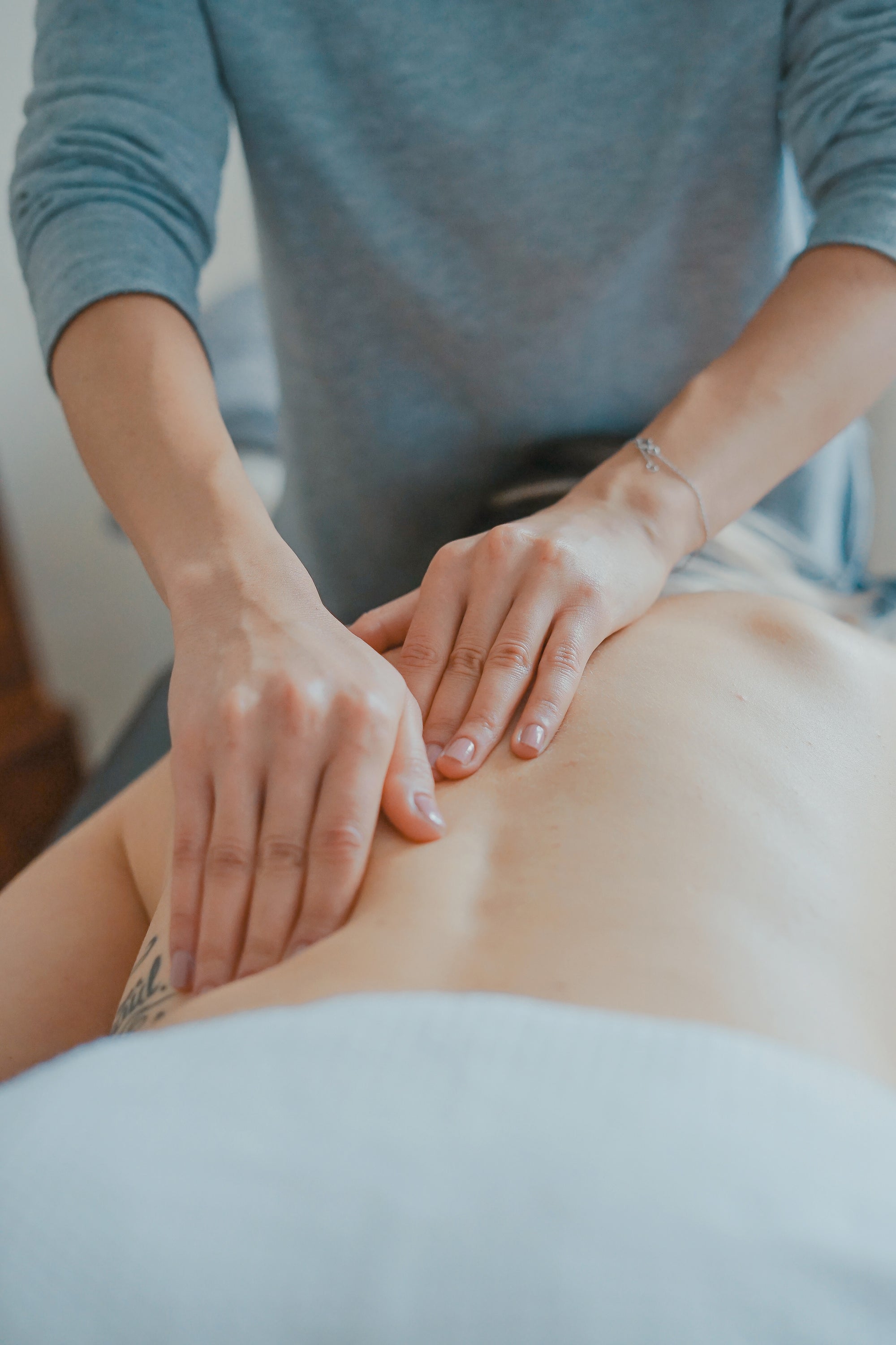 Is it Better to Take Magnesium Orally or Transdermally? Complete Guide